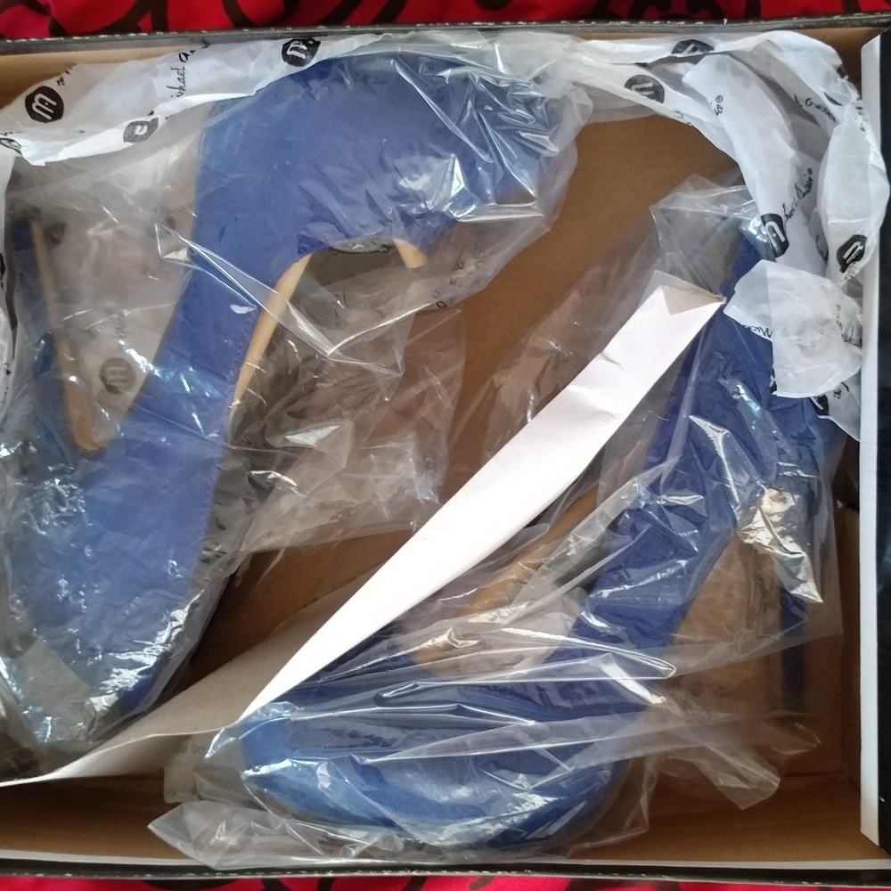 Michael AntonioCobalt Love Me Sue Suede Dress Pump - Picture 2 of 5